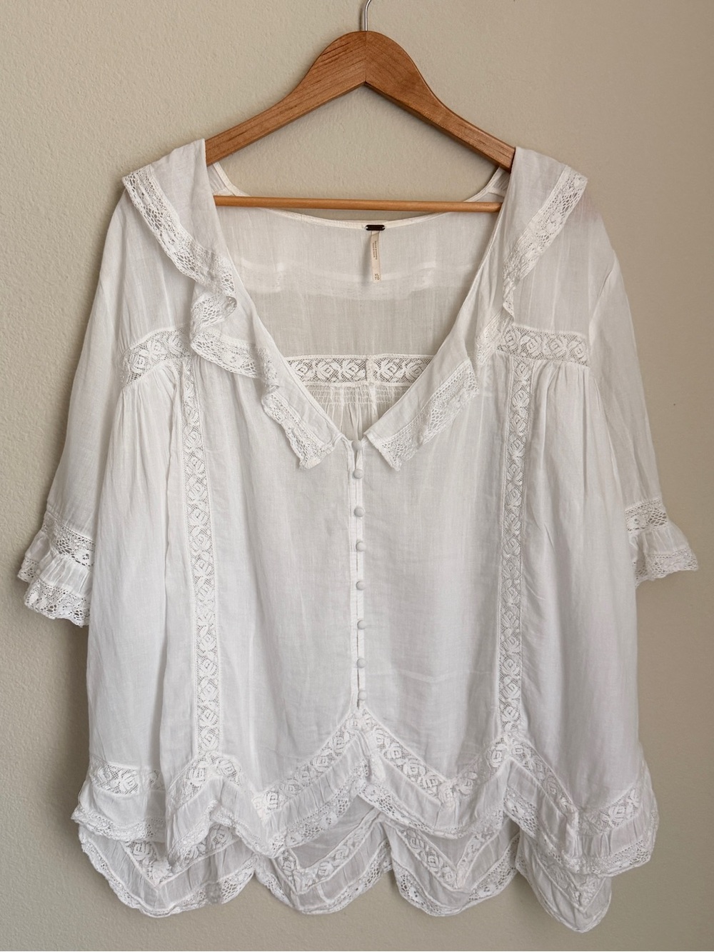 Free People White Lace-Trim Peasant Blouse - 100% cotton Women’s XL